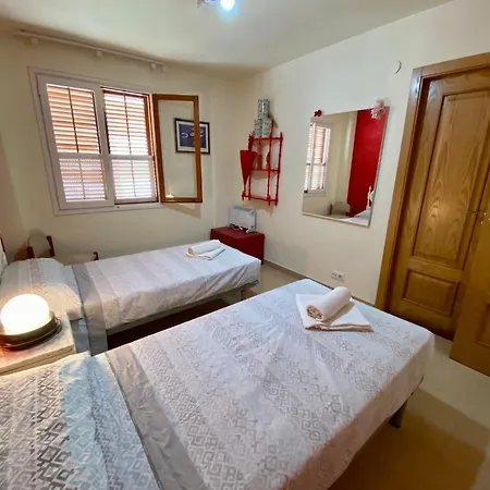 Apartment Beach, A 30 Metros De La Playa, Con Wifi Gratuito Y Parking Incluido