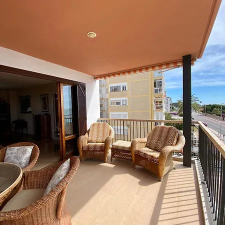 Beach, A 30 Metros De La Playa, Con Wifi Gratuito Y Parking Incluido Apartment